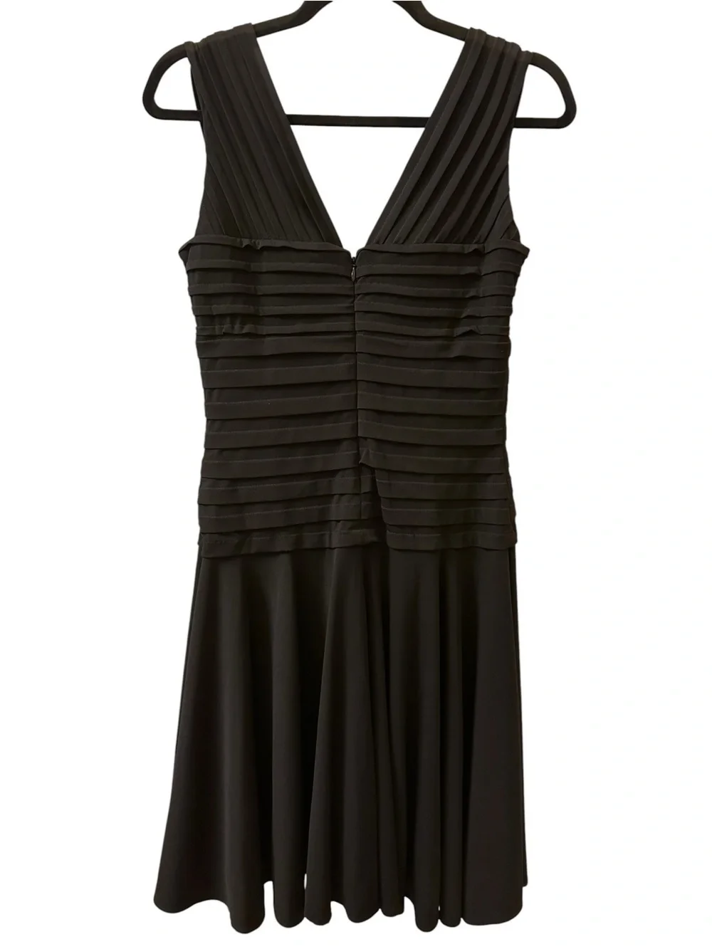 White House Black Market Black Pleated V-Neck Cocktail Dress size 6